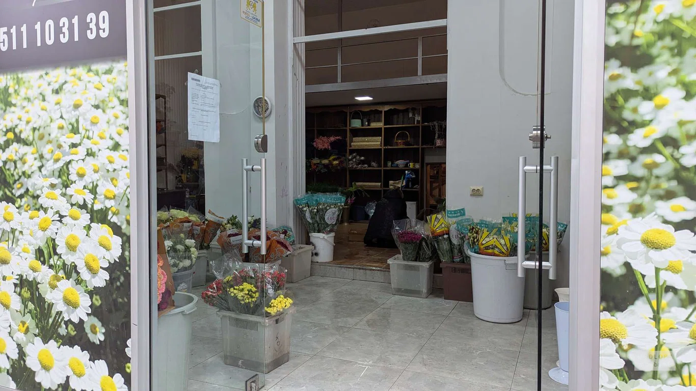 Flowers Batumi – оптовый магазин цветов на улице Пушкина