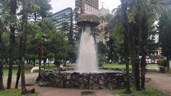 შადრევანი "ჩაკიდებული ქვა"