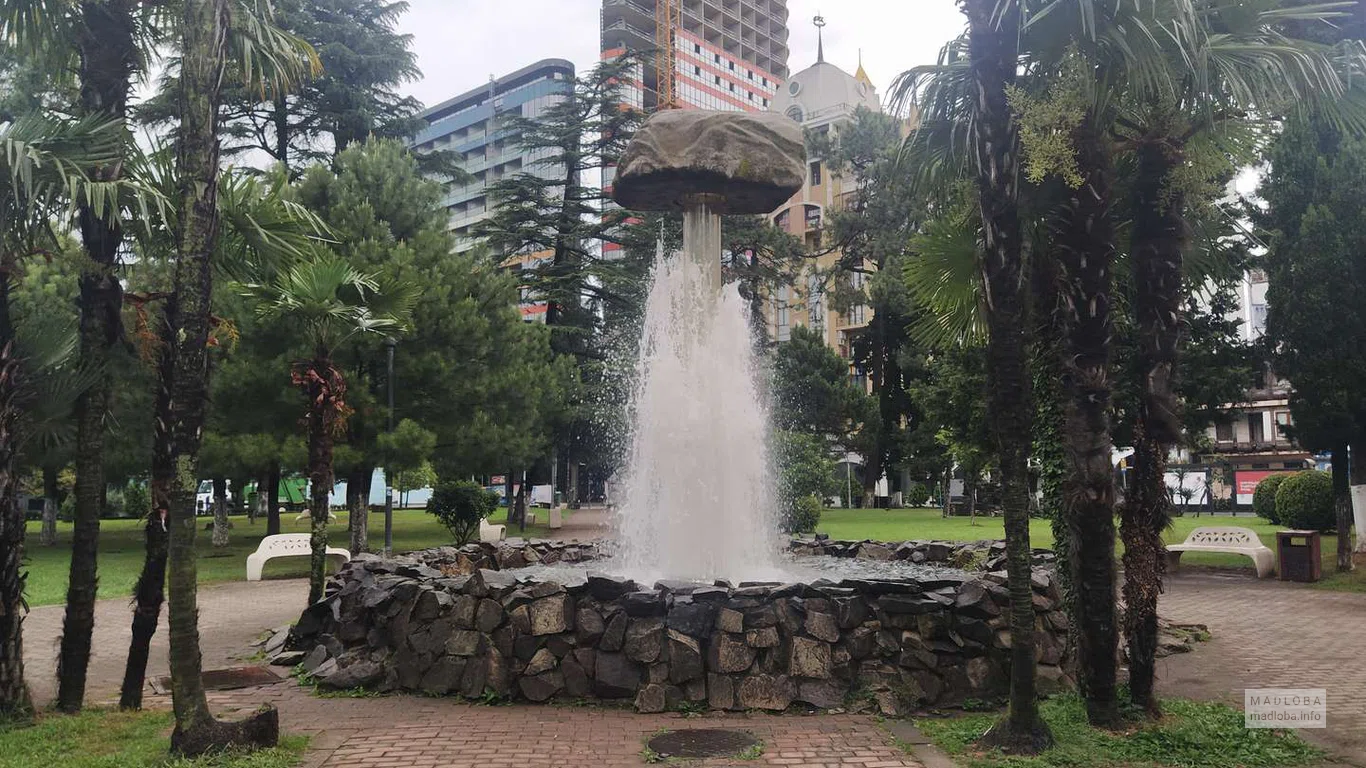 Фонтан Висящий камень