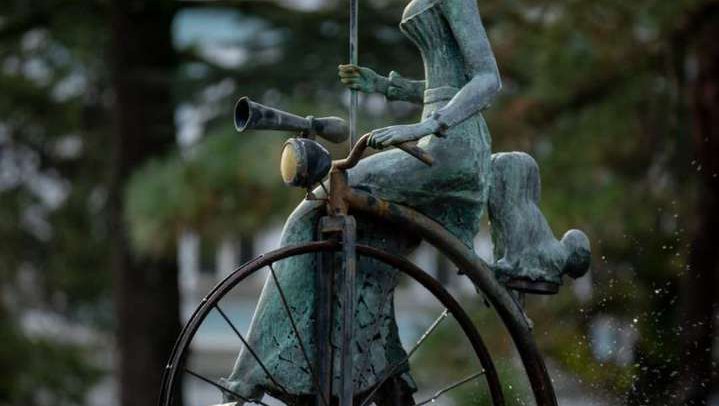 Fountain "Lady with a dog on a bicycle"