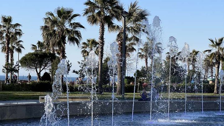 Fountain in Lech and Maria Kaczynski Park