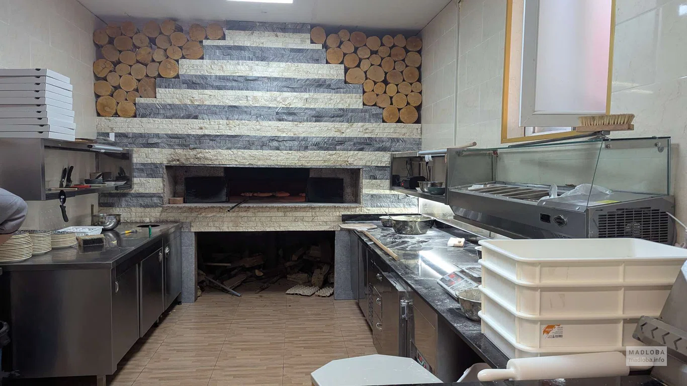 Кухня в кафе Foodhall Borani