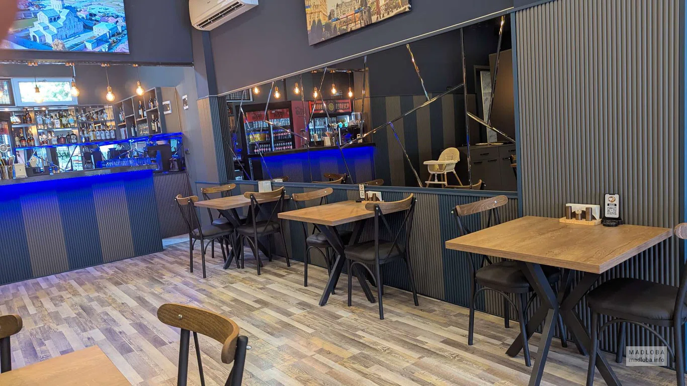 Foodhall Borani в Батуми - шаурма, хинкали, суши, чебуреки и напитки в одном месте