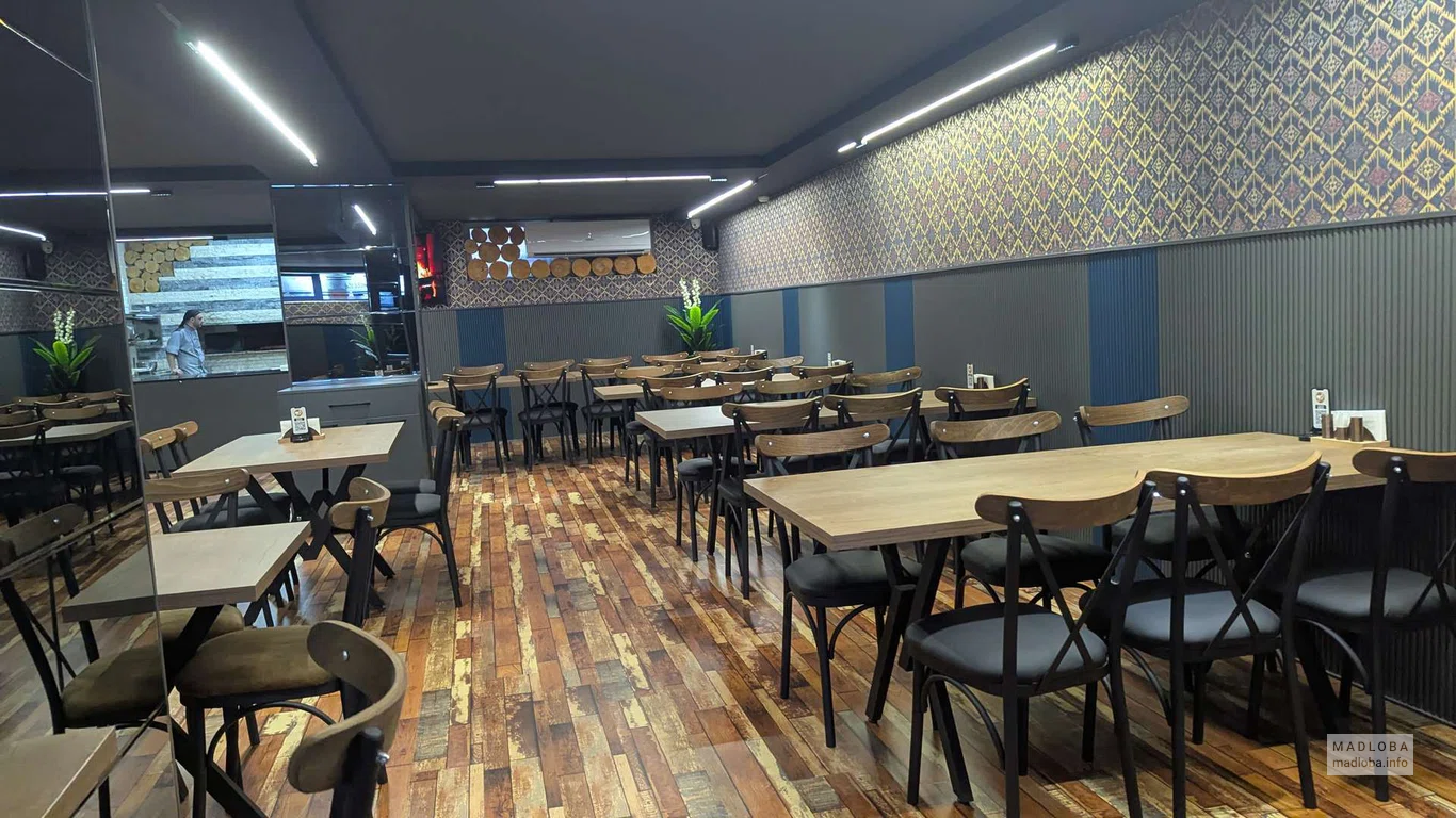 Посадочные места в кафе Foodhall Borani