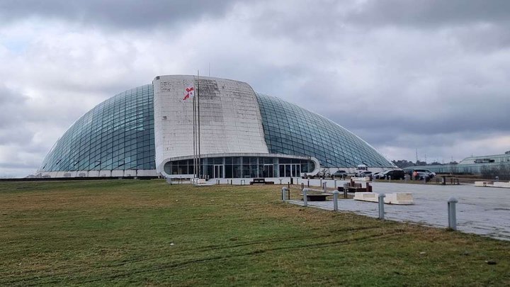 Бывшее здание парламента