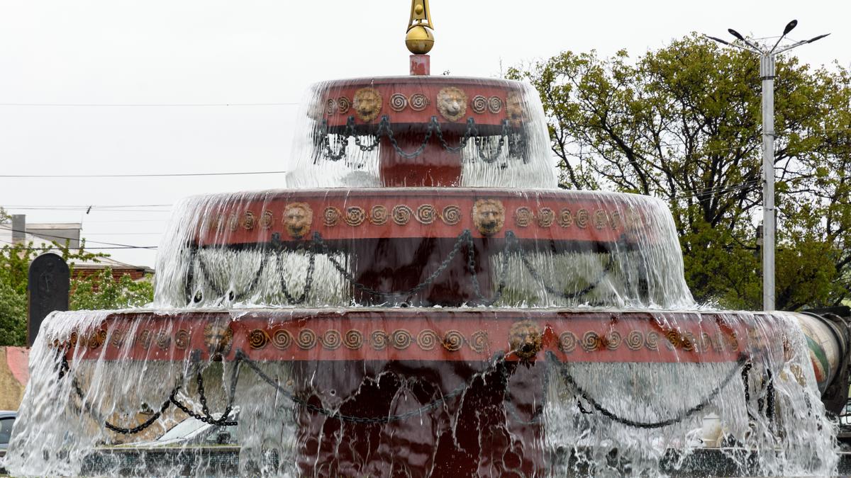 City fountain in Khashuri