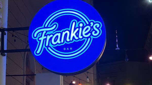 Frankie's Bar