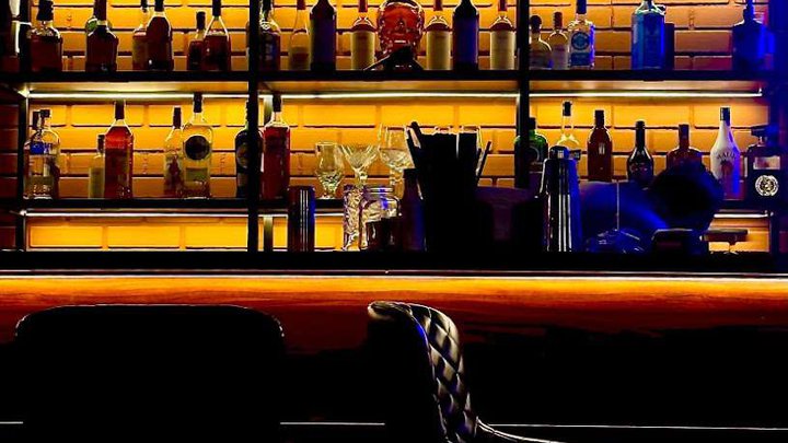 Frankie's Bar