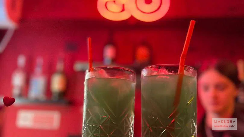 Коктейли в GO BAR