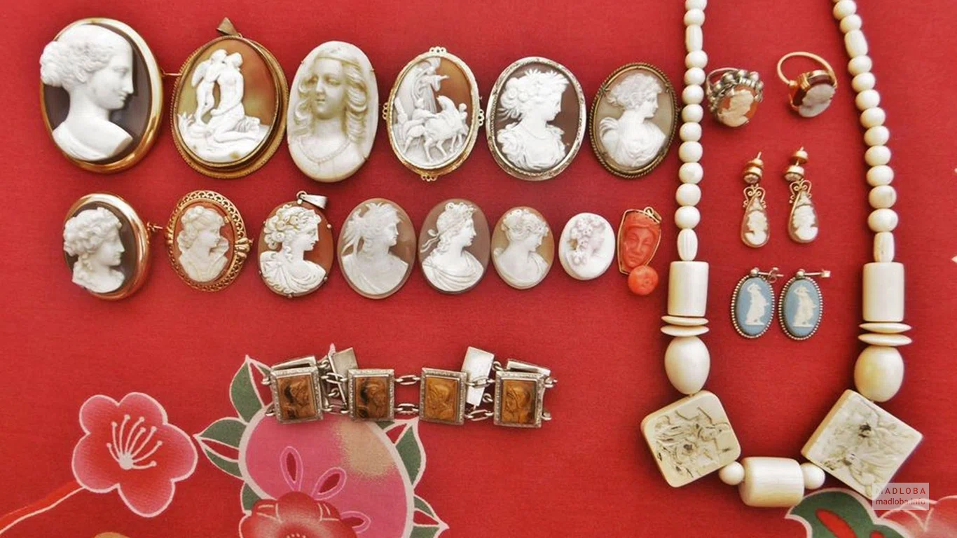 Авторские работы в галерее Cameo