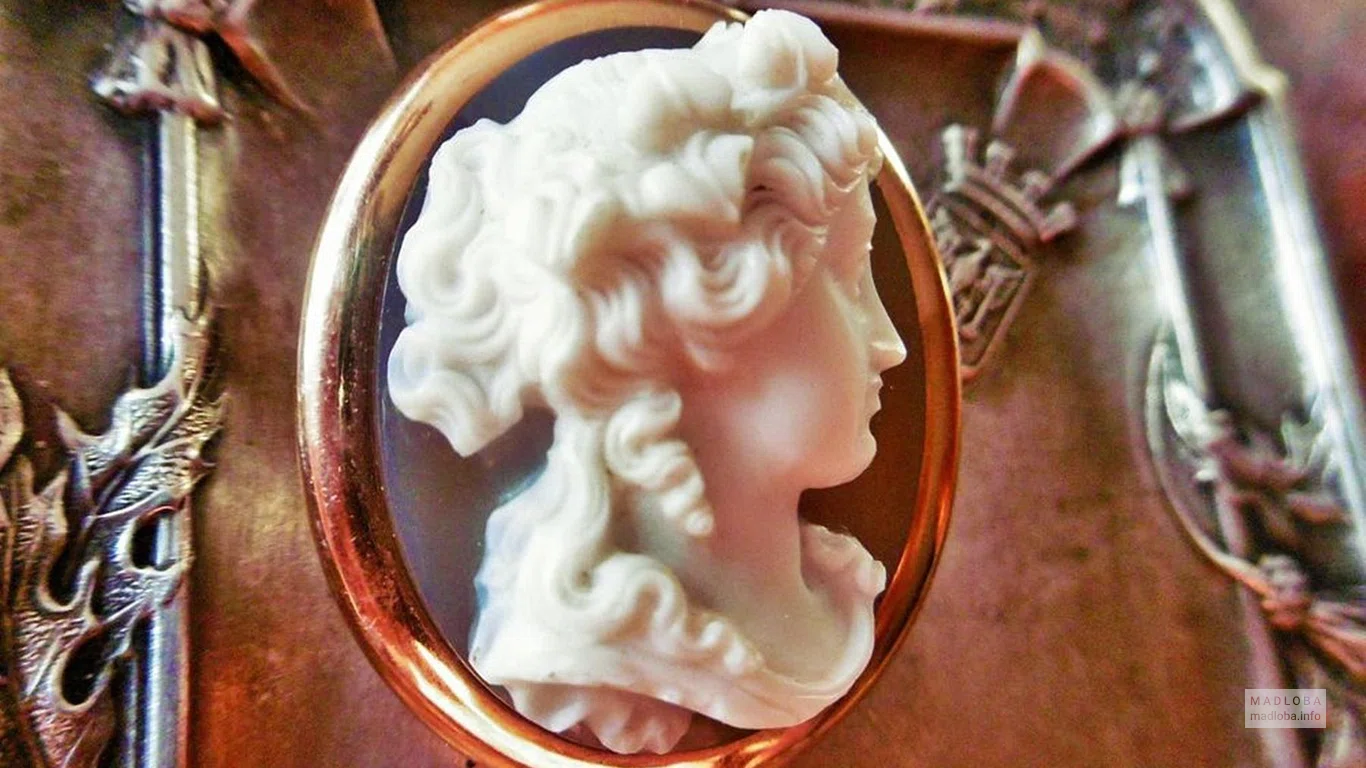 Украшения из камня в галерее Cameo