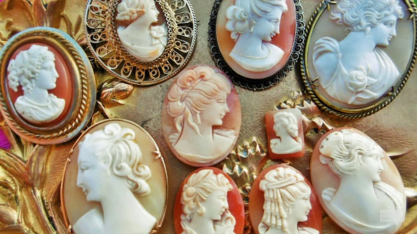 Украшения в галерее Cameo