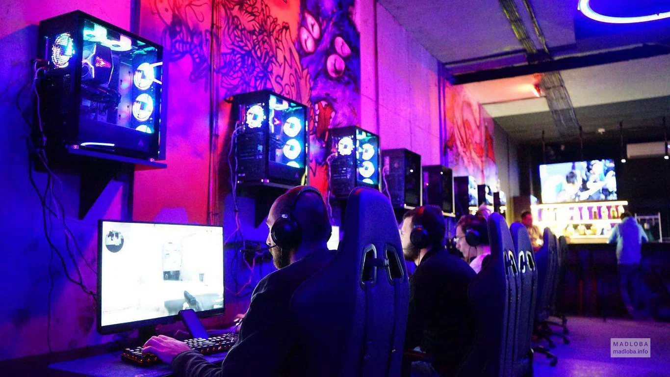 Интернет-кафе "Game Center Cyber Club Controller"