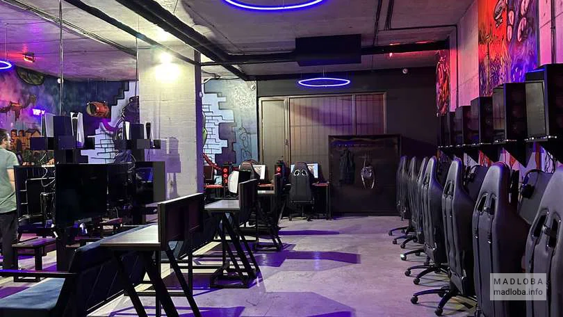 Интернет-кафе "Game Center Cyber Club Controller"
