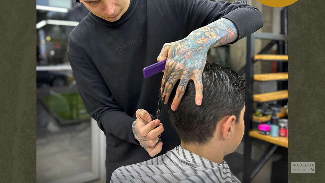 Garage: Barber Club стрижка