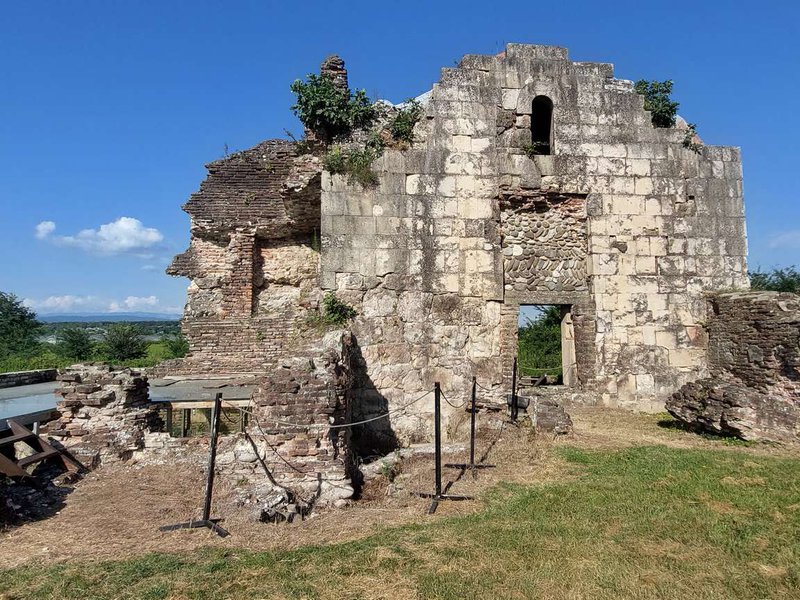 
								Geguta Palace