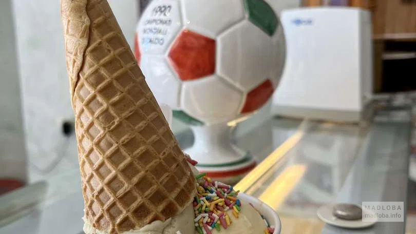 кафе «Gelato Trento» рожок интересная подача