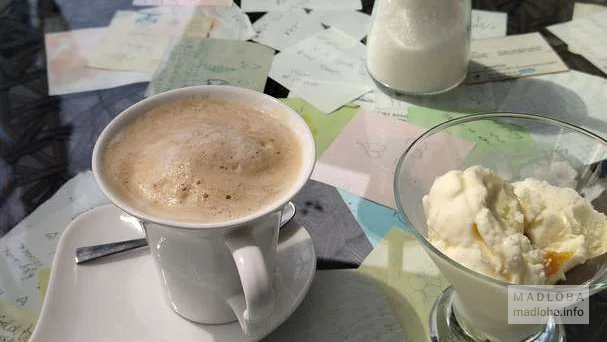 кафе «Gelato Trento» кофе с мороженым