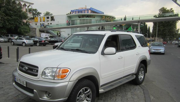 ქირავდება ავტომობილი Geo Rent Car