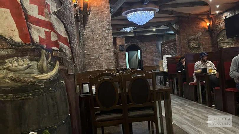 Столики в зале