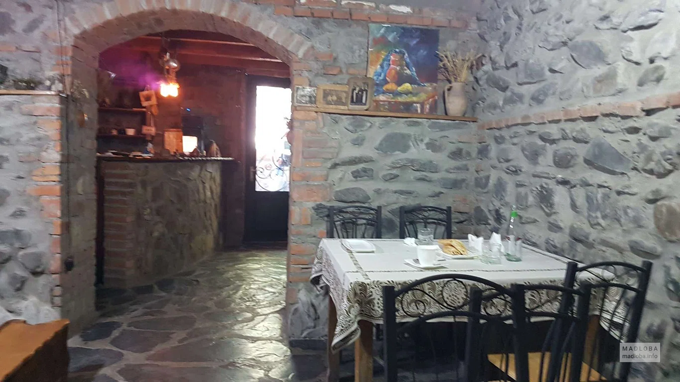 Бар "Giglo's Wine House"