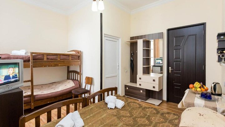 Gis Guest House