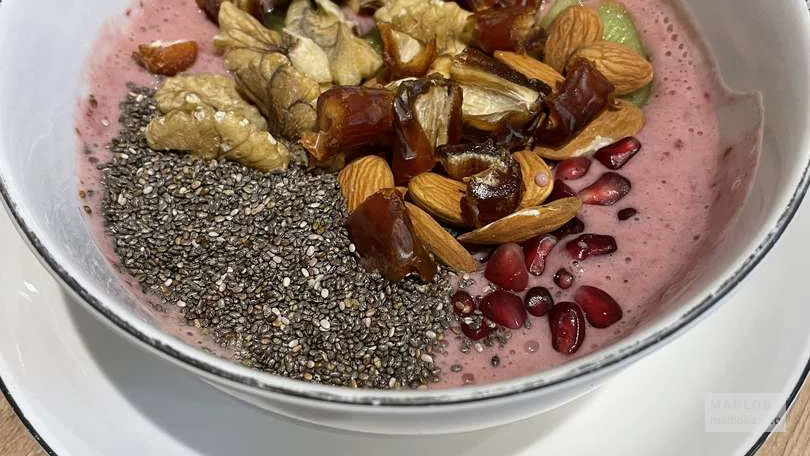Завтрак в кафе Go Vegan Cafe
