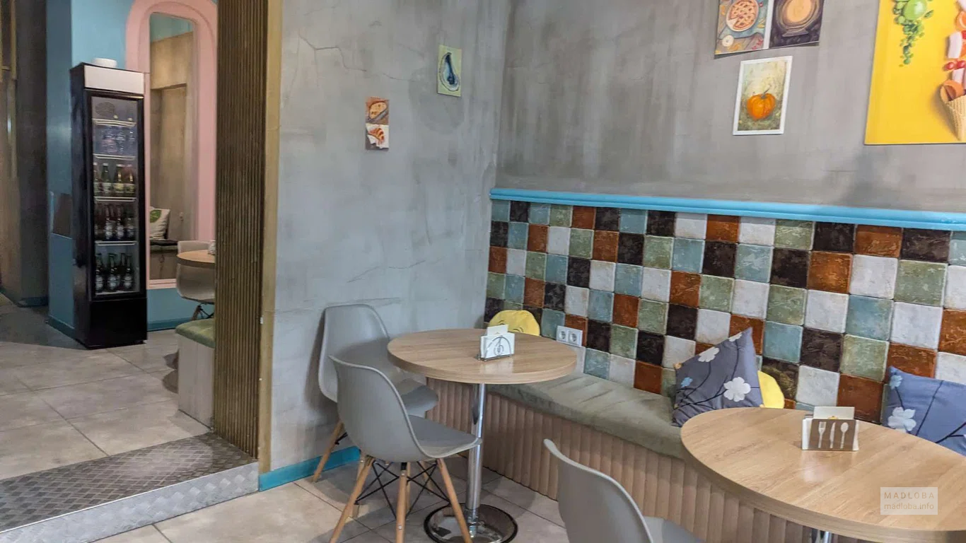 Уютное кафе Go Vegan Cafe в Батуми