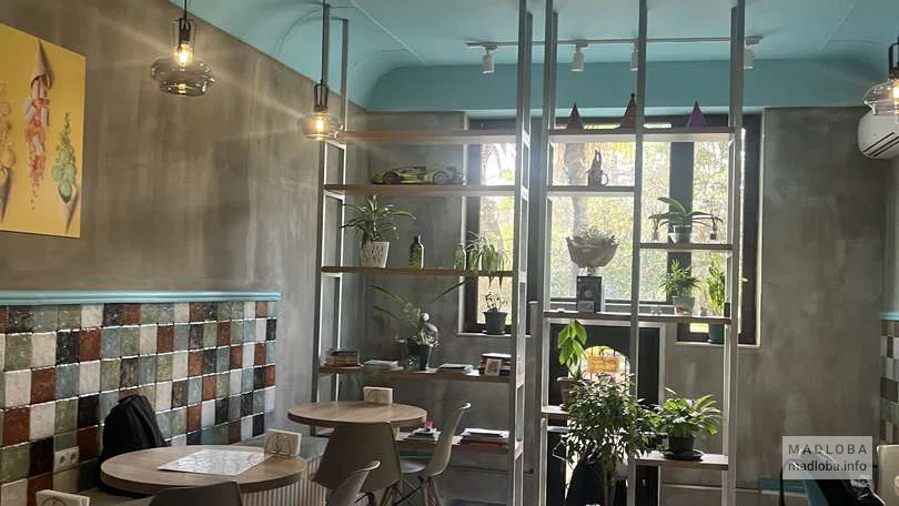 Интерьер кафе Go Vegan Cafe