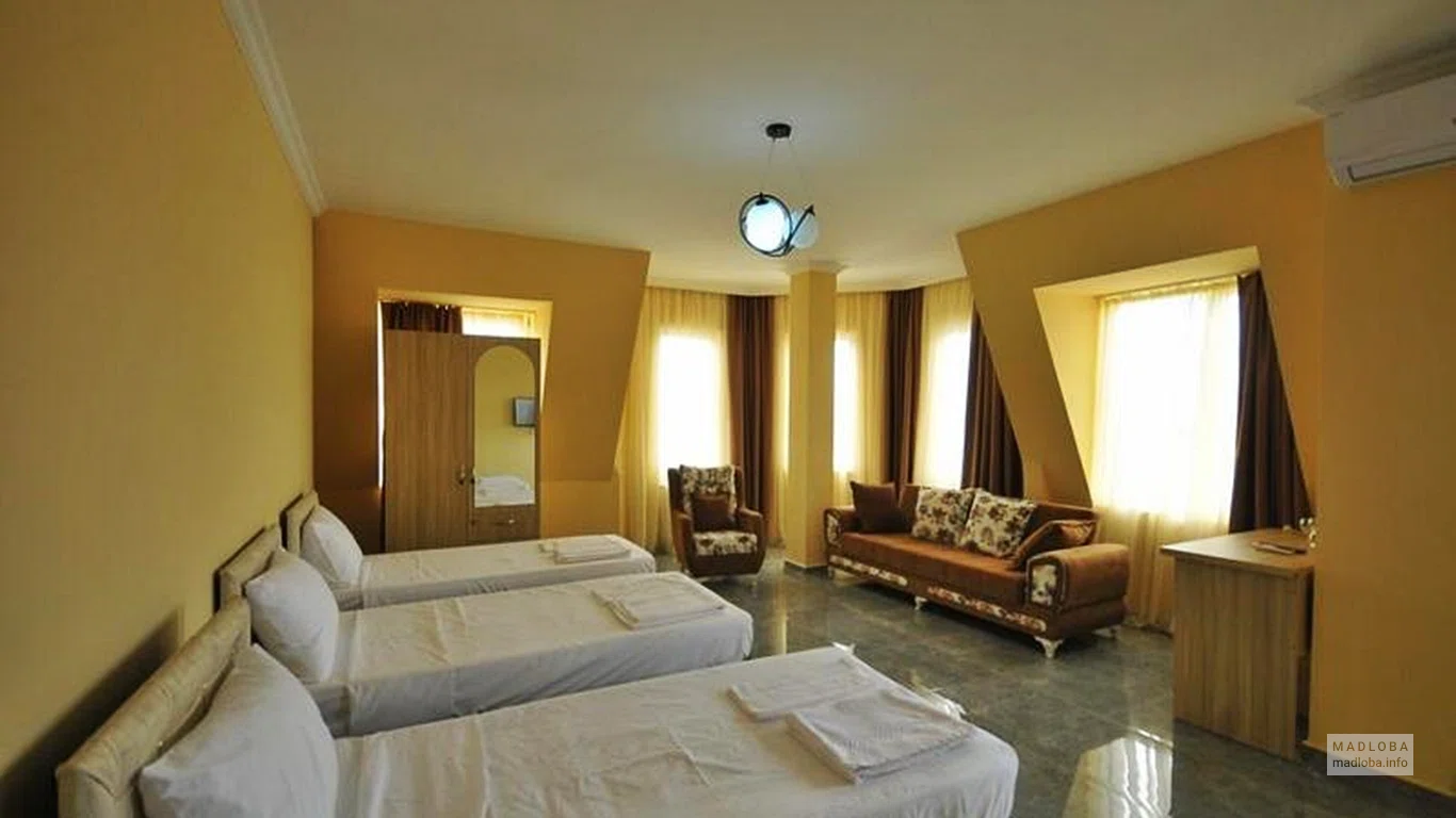 Номер в отеле Golden House в Грузии
