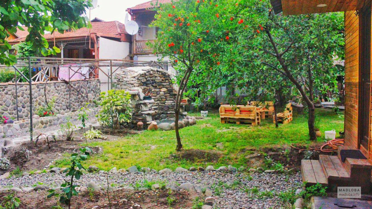Территория гостевого дома "Oasis Mtskheta"