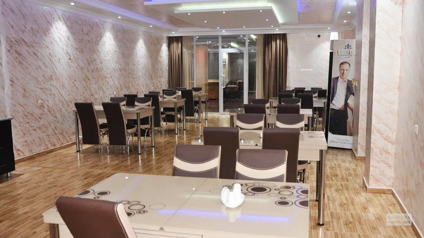 Столовая в отеле "Grand Palace Hotel"