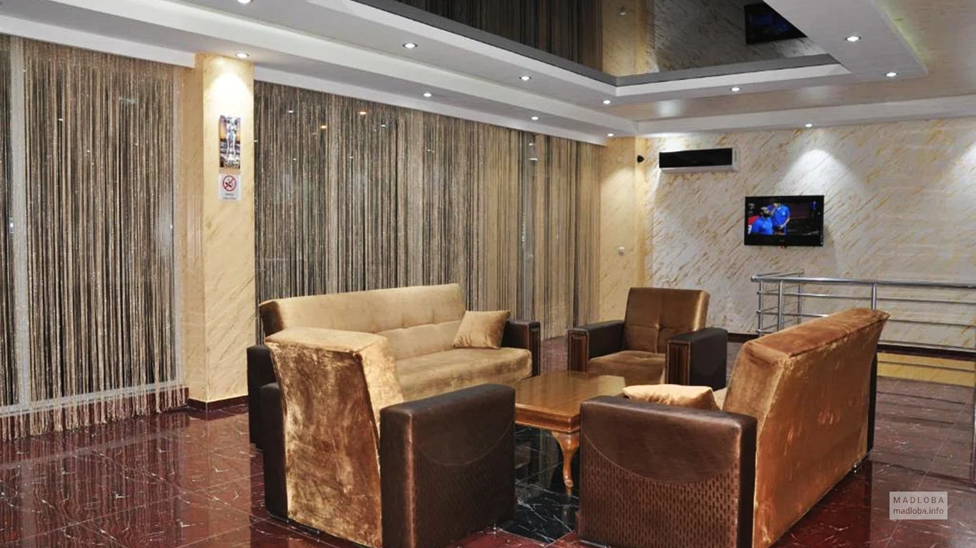 Интерьер в отеле "Grand Palace Hotel"