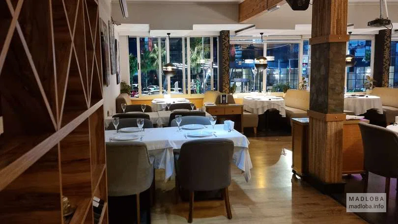 Интерьер ресторана Grand Grill
