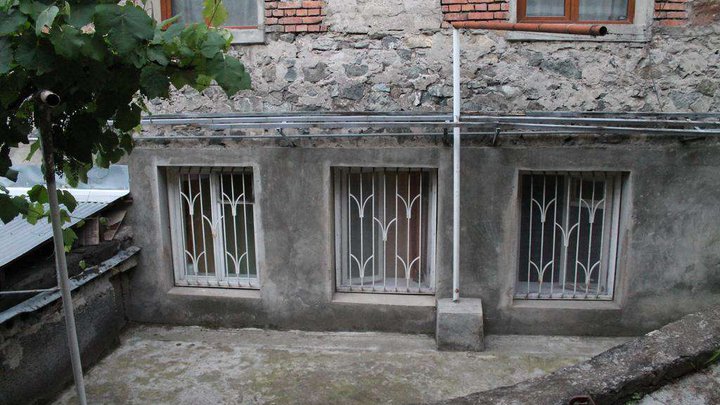 ნინი