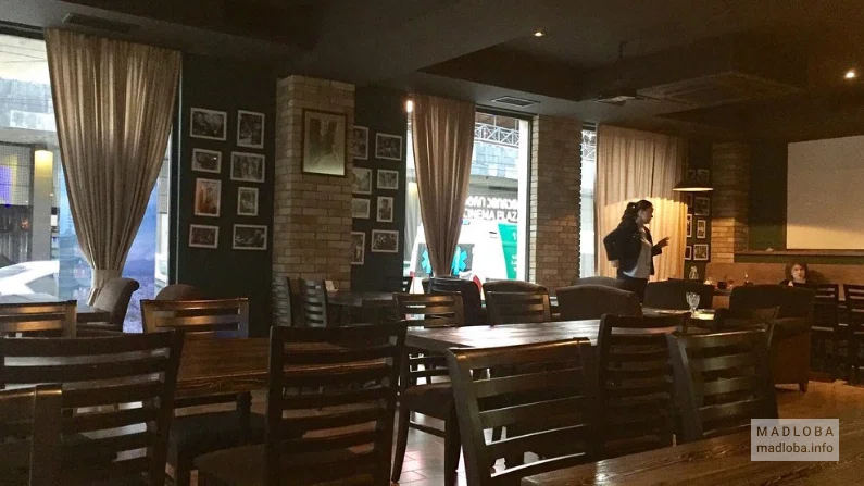 Интерьер Guinness Pub & Restaurant