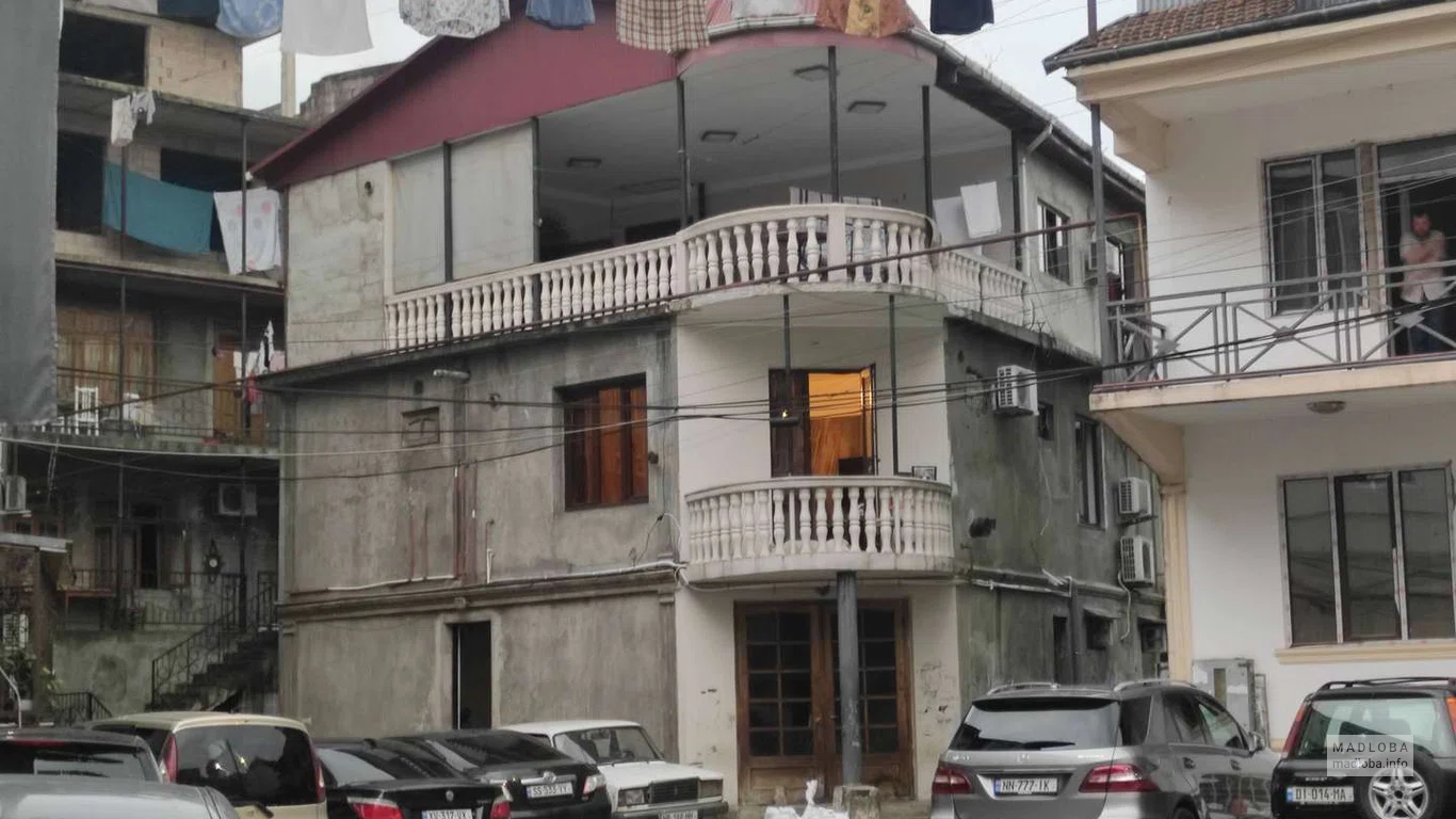 Вид здания  Gurami Guest House
