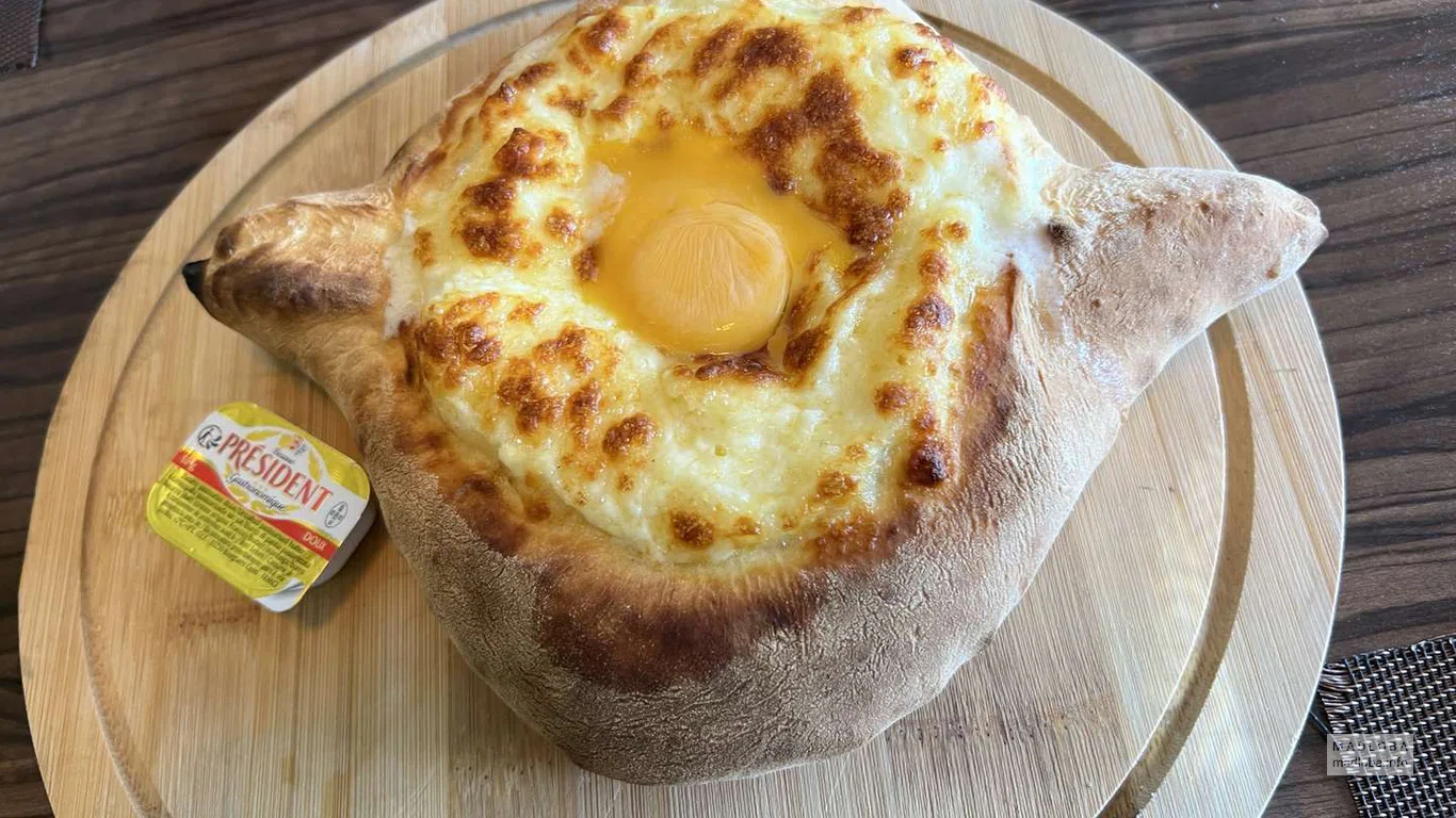 Подача хачапури