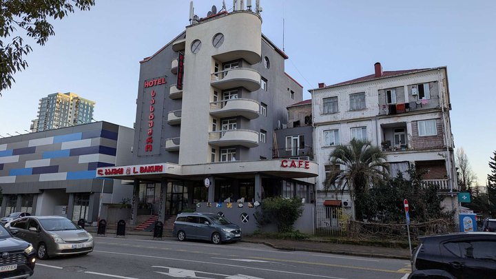 HOTEL L - BAKURI