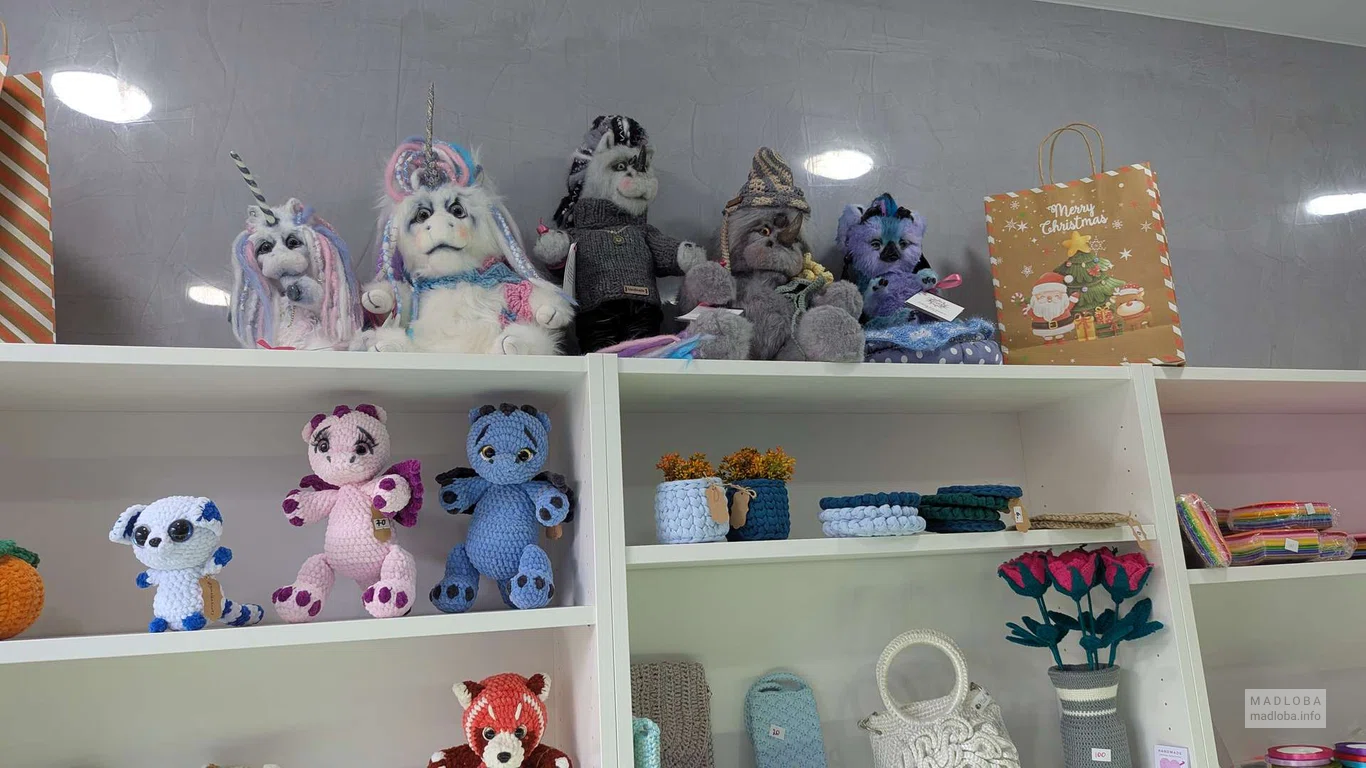 вязаные игрушки в магазине Handmade на Грибоедова 43 Батуми