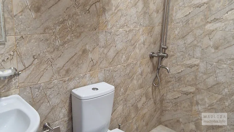 Уборная в Holiday House Green Cape Batumi