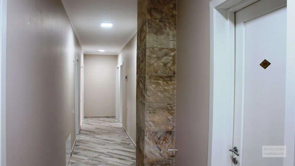 Коридор в Holiday House Green Cape Batumi