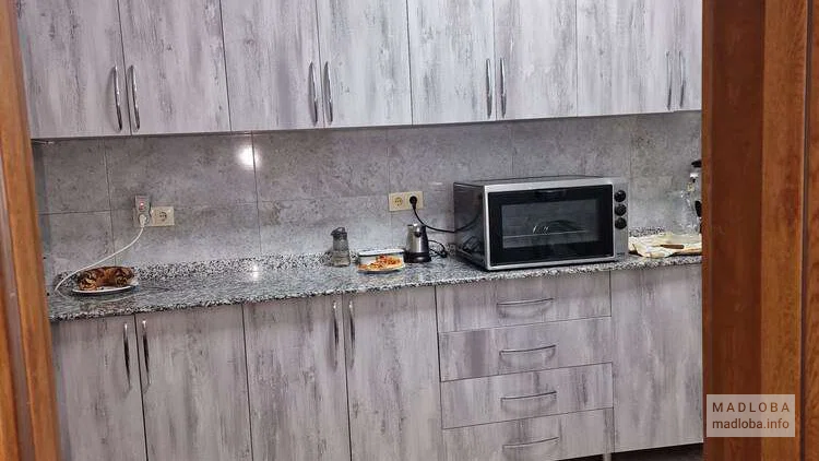 Интерьер кухни в Holiday House Green Cape Batumi