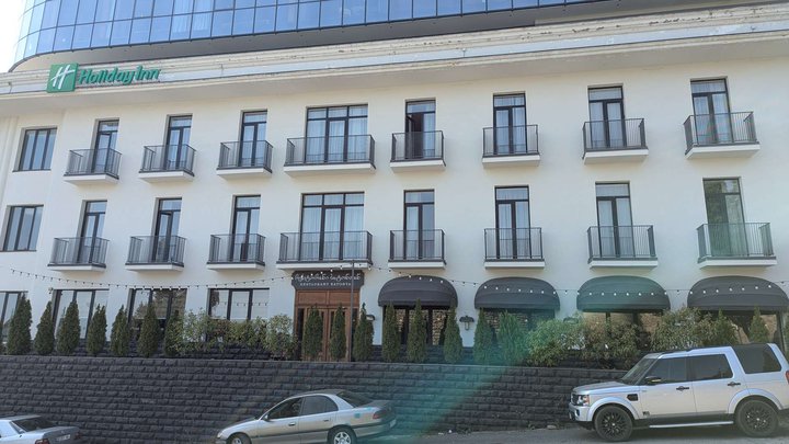Holiday Inn