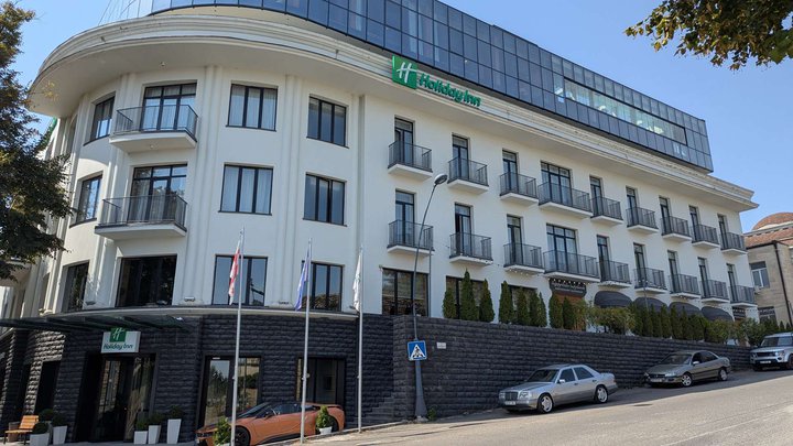 Holiday Inn