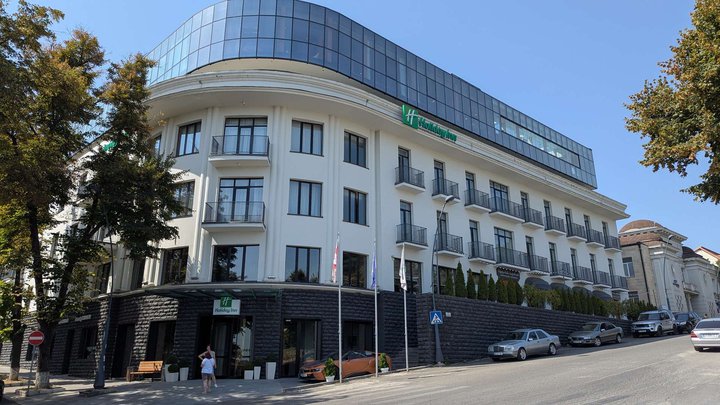 Holiday Inn