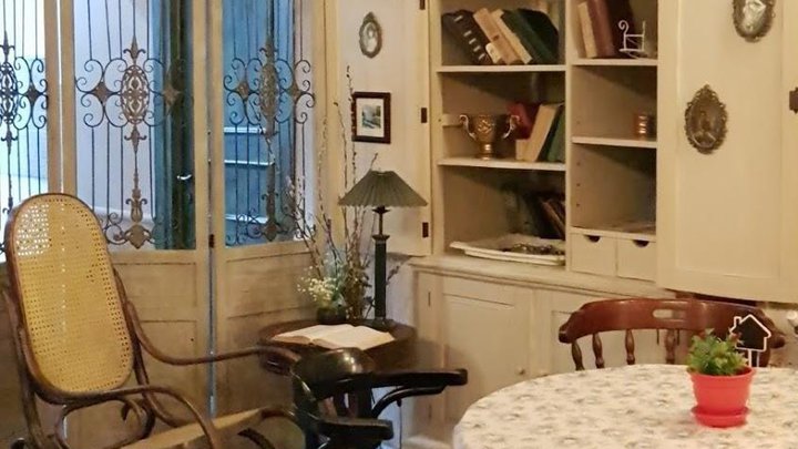 Home Zandukeli