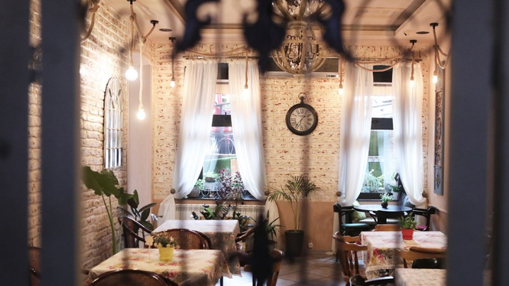 Home Zandukeli