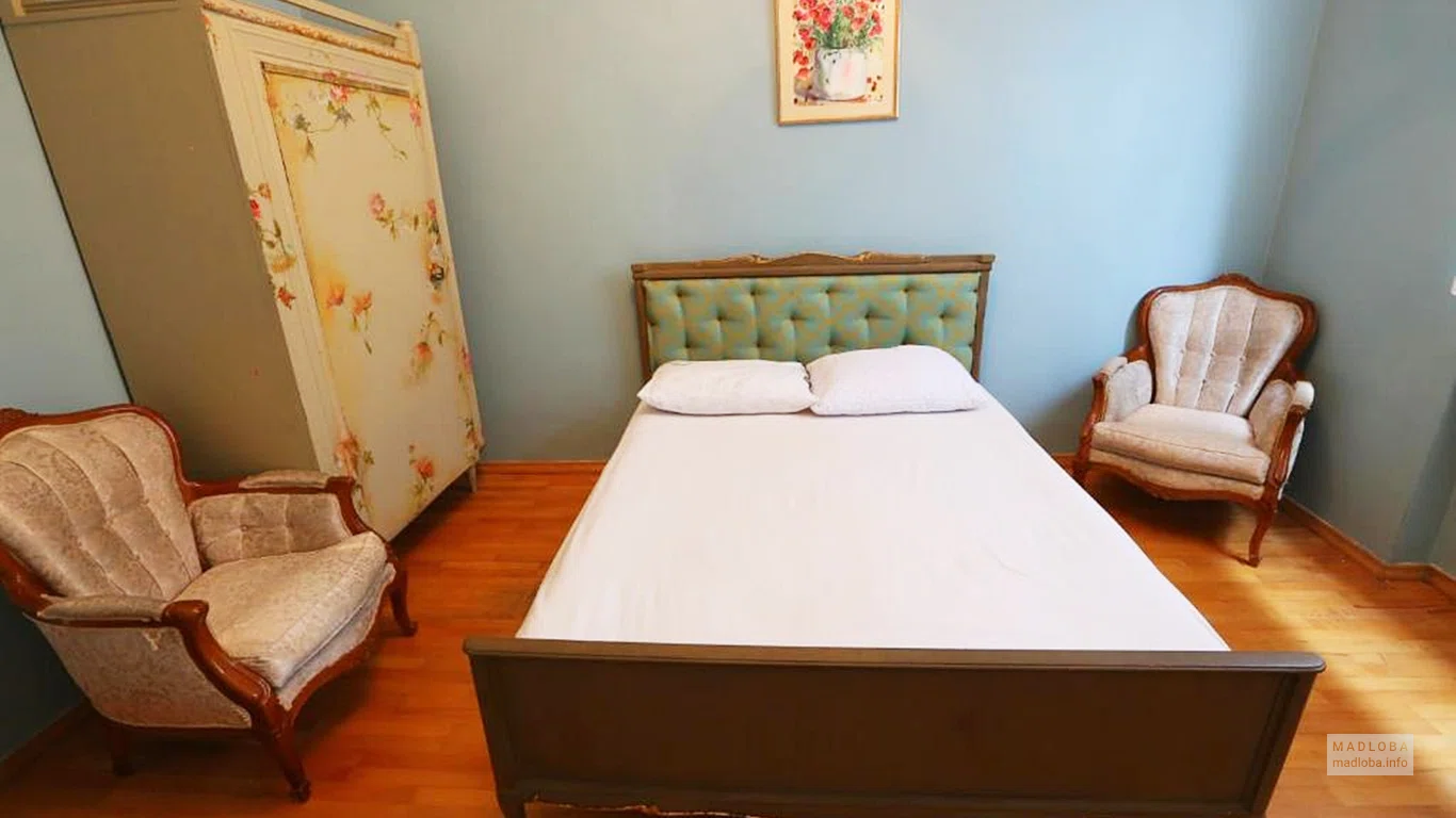 Кровать в Hostel One Two Three в Тбилиси