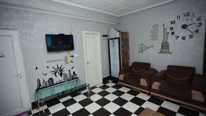 Hostel California